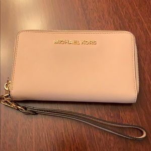 Michael Kors wristlet